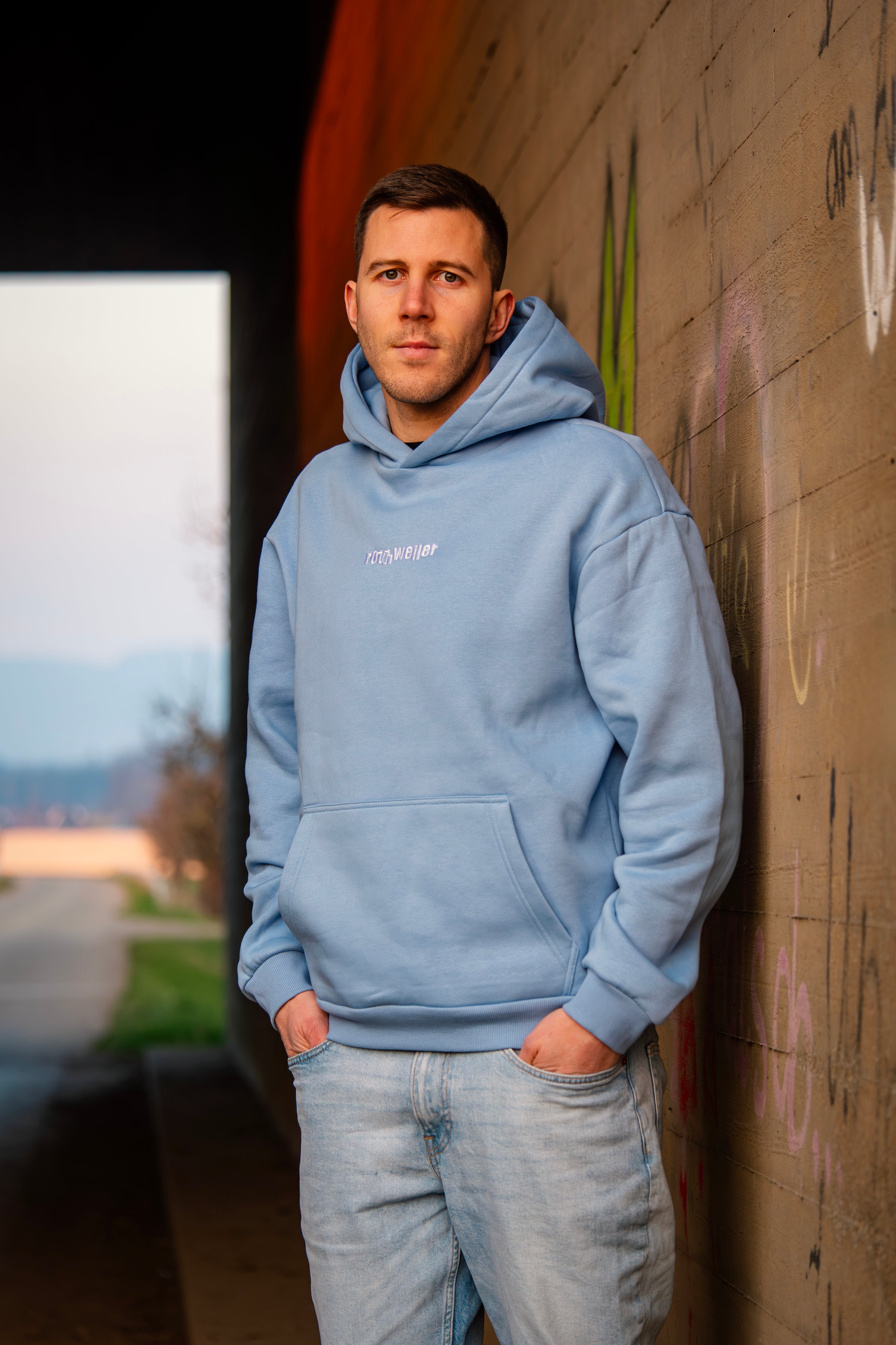 BASIC HOODIE
